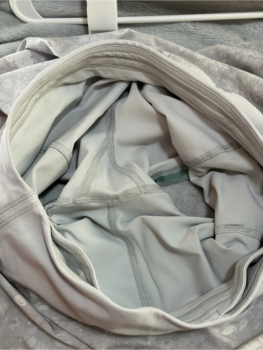 Lululemon Pace Rival Mid-Rise Skirt 4 Marble Gray White